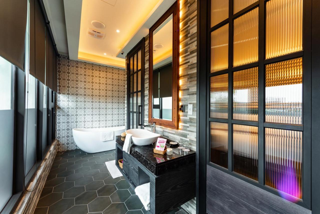 Norway Forest Motel - Wen Chuang Branch Đài Trung Ngoại thất bức ảnh